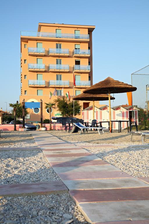 Abbazia Club Hotel Марота Екстериор снимка