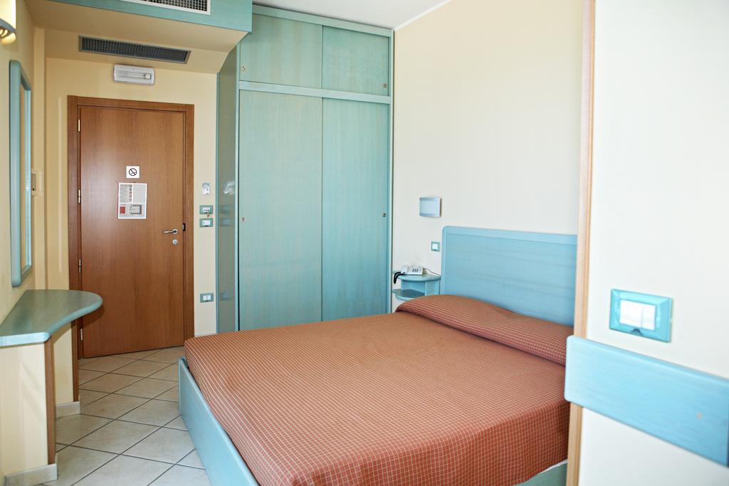 Abbazia Club Hotel Марота Стая снимка